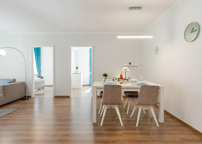 Downtown Residences - Ac,elevator,terrace Daire Budapeşte