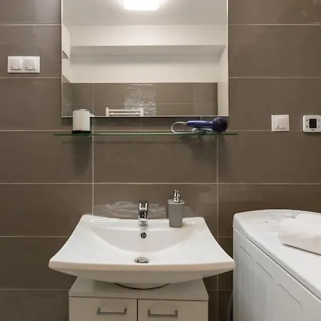 Downtown Residences - Ac,elevator,terrace Apartamento