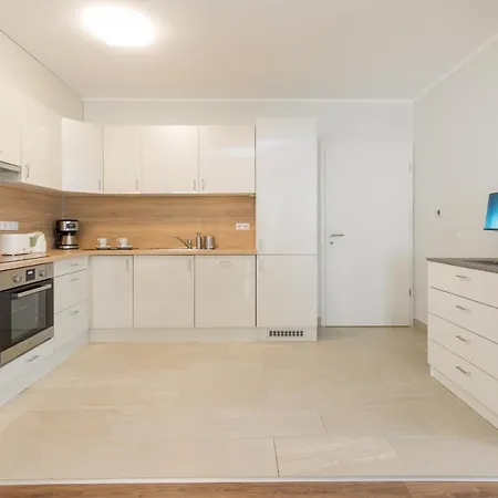 Downtown Residences - Ac,elevator,terrace Apartment *