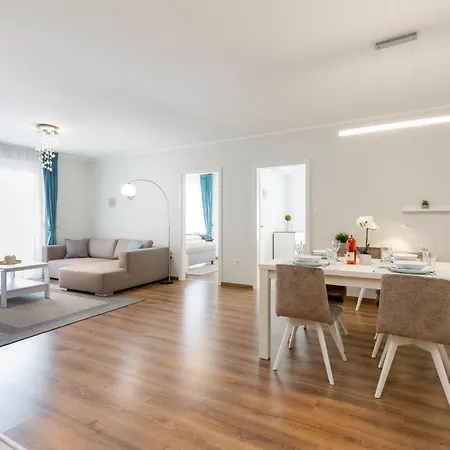 Downtown Residences - Ac,elevator,terrace Apartamento