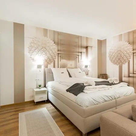 Downtown Residences - Ac,elevator,terrace Apartment *