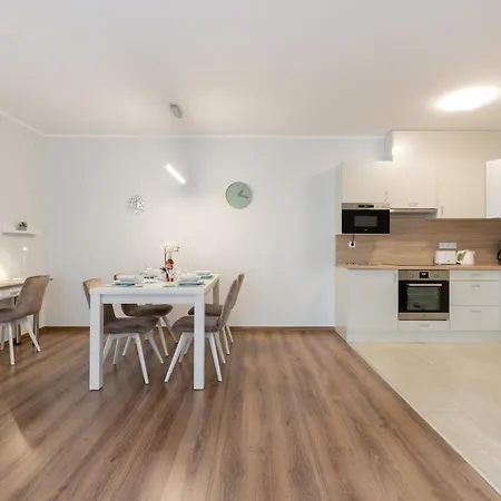 Downtown Residences - Ac,elevator,terrace Apartman *